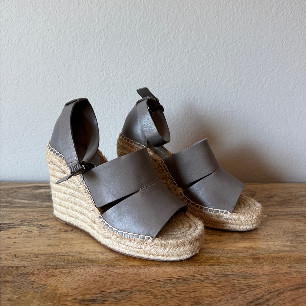 Treasure & Bond - Grey strapped wedges - Size 7.5